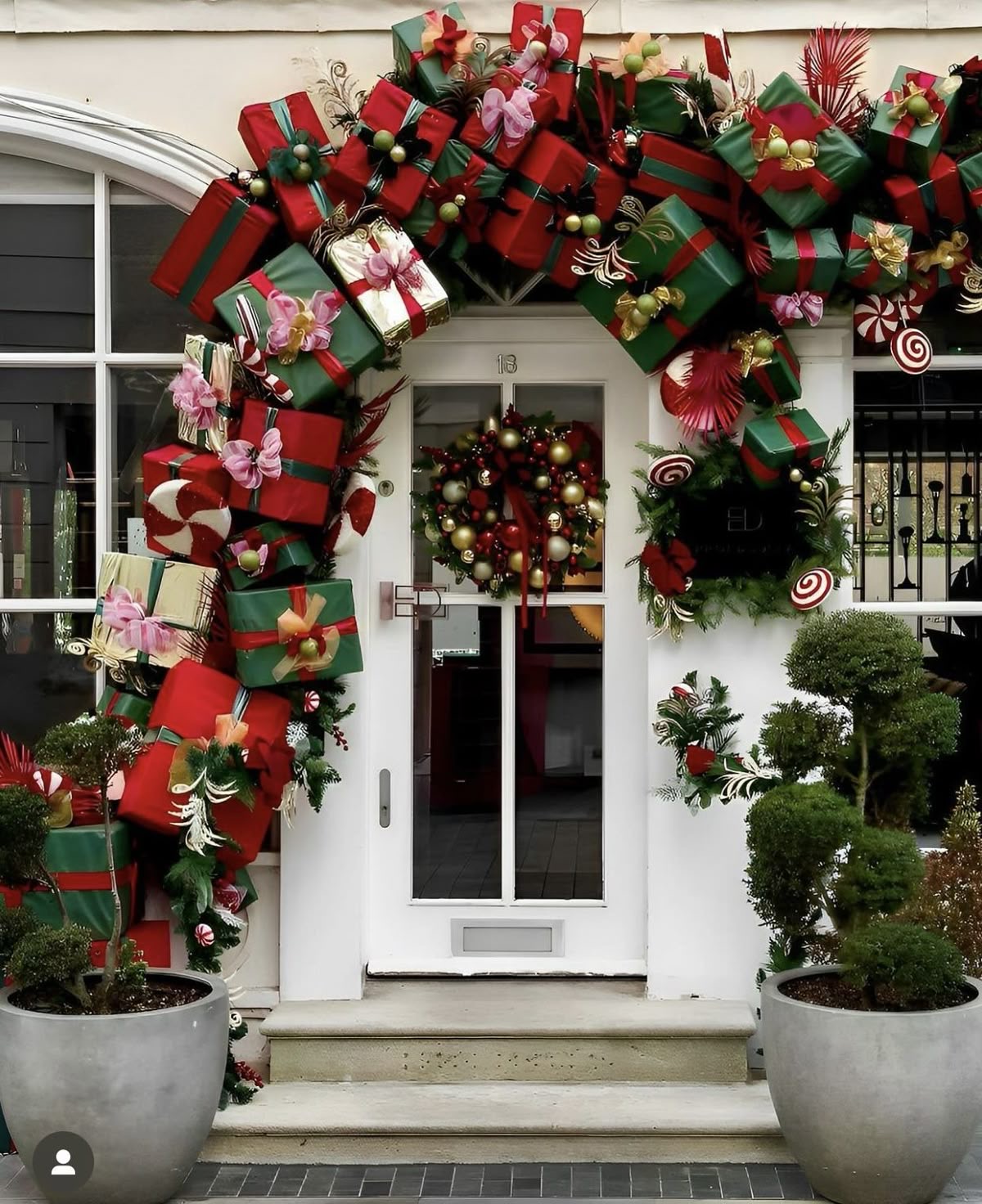 Cascade of gifts
